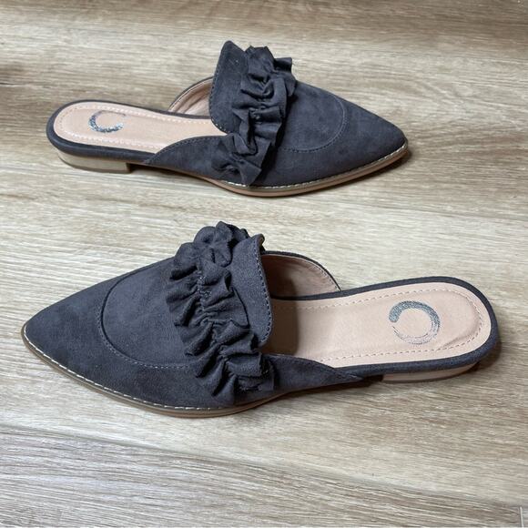 Journee Collection Women's Gray Microsuede Ruffle Vamp Kessie Mule Flats sz 6 - Picture 4 of 7